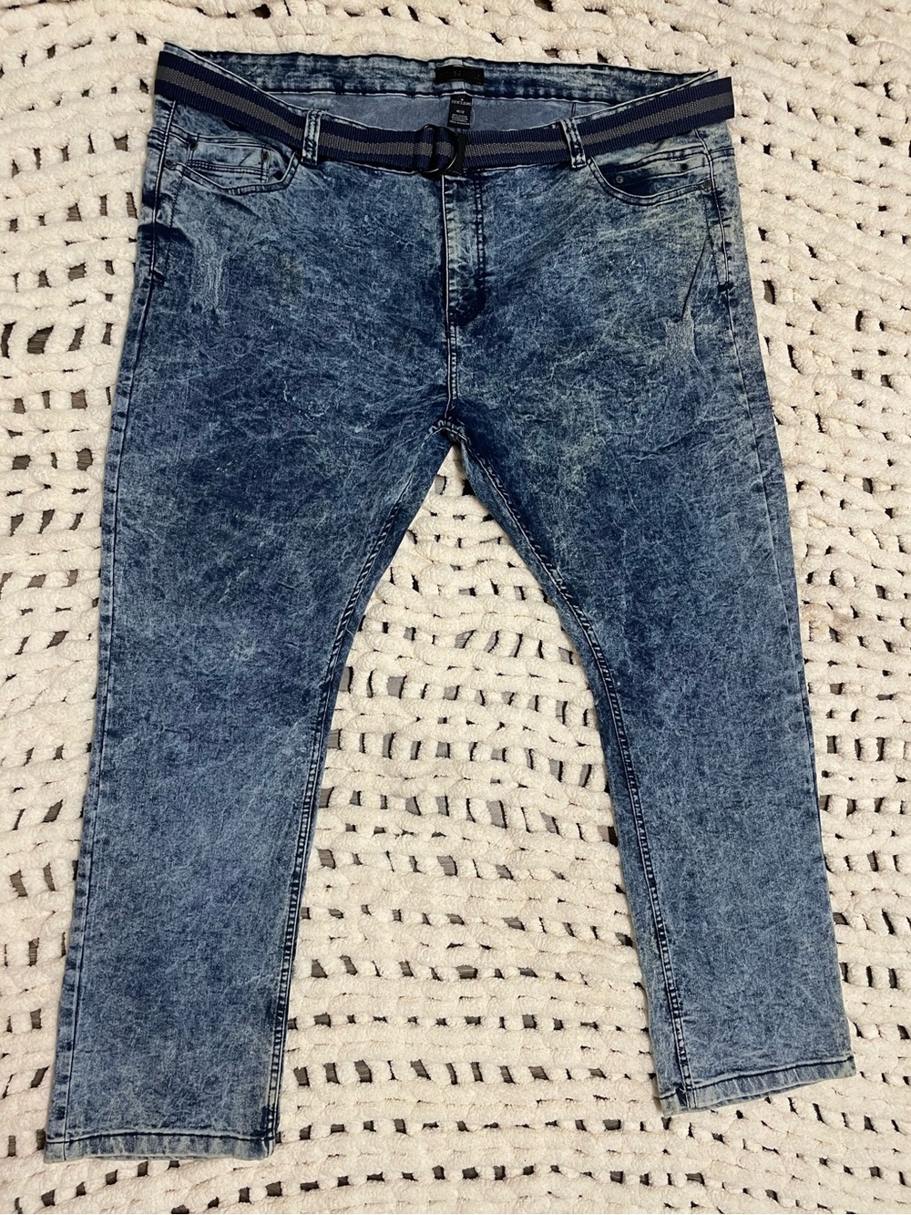 Steve’s jeans Men's Acid Wash Blue Jeans with Belt size 46 x 32 comfort leg